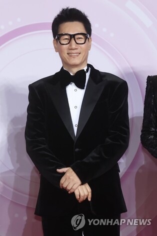 Comedian Jee Seok-jin resumes shooting for 'Running Man'