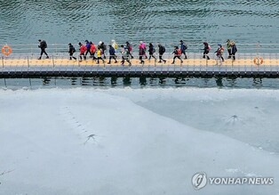 철원 한탄강 얼음 트래킹 축제 성료…9일간 18만여명 방문