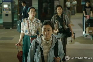 [주말극장가] 보이스피싱 조직에 맞선 추적극 '시민덕희' 흥행몰이