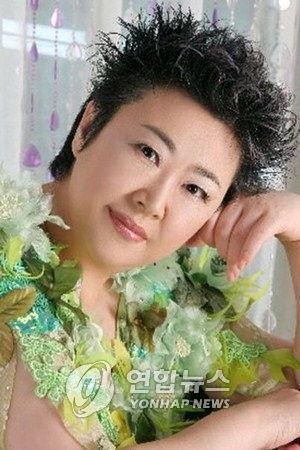 Singer Bang Shili dies at 61