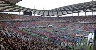 세븐틴·임영웅·아이유…'상암벌' 입성하는 가요계 스타들