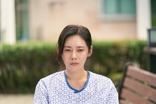 기억상실증 위에 구축한 미스터리…영화 '당신이 잠든 사이'