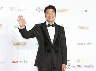 Song Kang-ho's First Series Work 'Uncle Samsik' to be Released in May