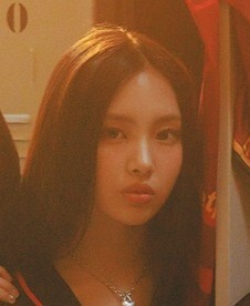 NewJeans' Hyein halts activities due to foot injury