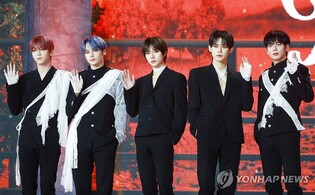 TXT's 'Minisode 3 : Tomorrow' ranks 3rd on Billboard 200