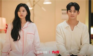 '눈물의 여왕'까지 썼다 하면 대박…박지은 표 로맨스 또 통했다