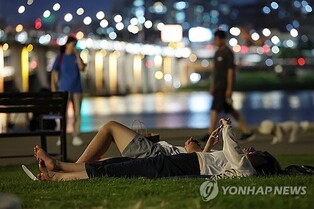 Seoul residents pick Han River as city landmark; foreigners favor Gwanghwamun Square