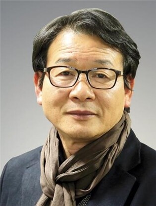 제30회 김용근 선생 민족교육상에 김경윤 시인