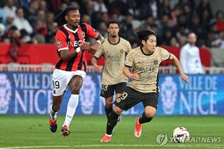 '이강인 71분' PSG, 10명 뛴 니스에 2-1 승…5경기 만에 승리