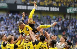 로이스, 12년 동행한 도르트문트 '안방 고별전'서 1골 1도움