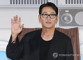 Ha Jung-woo Feels His Character in Film 'Hijacking' Most Challenging Ever