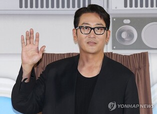 '하이재킹' 하정우 "한 공간서 고군분투, 가장 힘들었던 캐릭터"