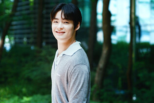 Photos from Yonhap Interview with Actor Song Geon-hee