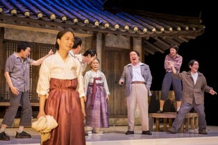 사실주의 극본에 현대적 연출로 되살아난 차범석의 '활화산'