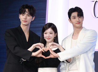 Photos from press conference of 'Hierarchy'