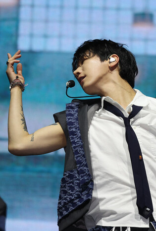 Photos from media showcase of 'WayV'