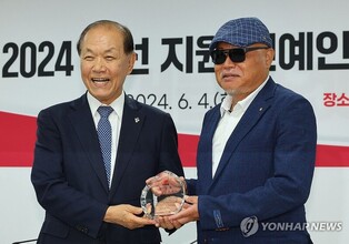 與, 연예인 유세단 만나 "국민의힘 응원이 자랑스럽도록 하겠다"
