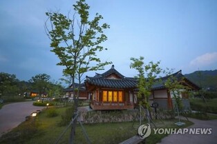 "청주 세종대왕 초정행궁서 전통혼례 치르세요"
