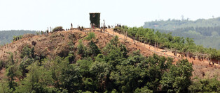 N. Korean soldiers building strongpoint in DMZ