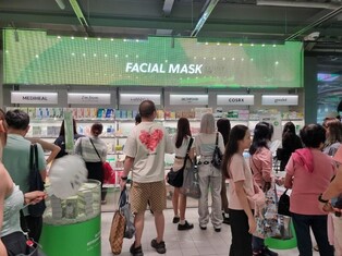 [K관광 회복]K-브랜드 러브콜…올영서 팩 사고 백화점서 화장수업