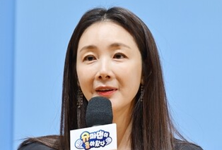 Choi Ji-woo Ready to Share Her Parenting Experience as New MC for 'The Return of Superman'