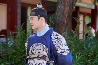 Suho Says He "Read 'Missing Crown Prince' Script Hundred Times"