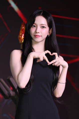 Photos of aespa's Karina from 'Agents of Mystery' Press Conference