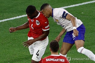 프랑스축구협회장 "음바페, 코 수술은 피해…네덜란드전 불투명"