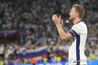 유로서 연이은 졸전…잉글랜드, 자국 팬·언론 등쌀에 시달려