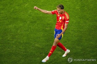 무적함대 스페인이냐, 무관 잉글랜드냐…유로 트로피는 어디로