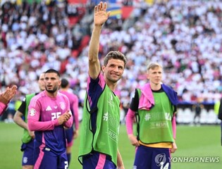 '월드컵 우승' 독일 뮐러·프랑스 지루, 국가대표 은퇴 선언