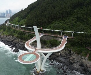 부산 해운대 달맞이길 새로운 명소 '해월 전망대' 완공