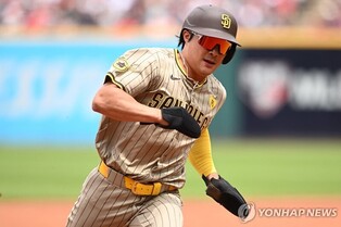 김하성, 전 삼성 라이블리 상대로 안타-도루-득점