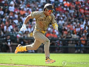 김하성, 다저스전 연장 10회 끝내기 득점…타석에선 무안타 부진