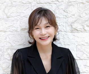 [Scene-Stealer] Actress Gil Hae-yeon: 'Experiencing Diverse Journeys Through Acting is a Blessing'