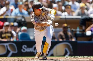 김하성, 팔 통증 하루 만에 대주자 출전…1안타 1볼넷 1도루