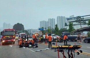 5 day laborers, including 3 Chinese nationals, killed in traffic accident