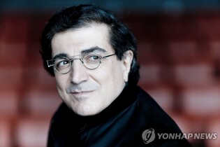 제자들과 함께 내디딘 34번의 걸음…바바얀 리사이틀 '송즈'