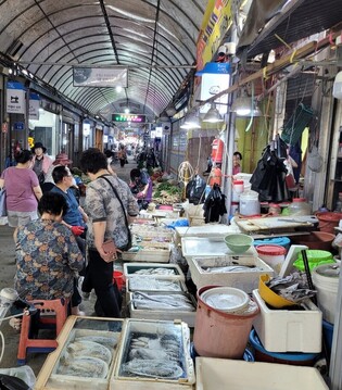 [현장] "물가 올라도 너무 올라"…20만원 들고 전통시장 가보니
