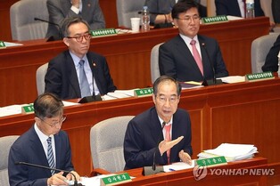 한총리 "라인을 일본에 내줬다?…그게 바로 가짜뉴스 선동"