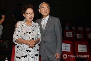 '소풍'에 유인촌 장관 목소리가…"감동에 눈물, 꼭 필요한 영화"(종합)