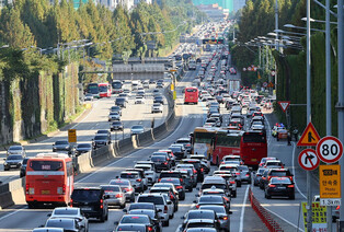 Heavy traffic on holiday