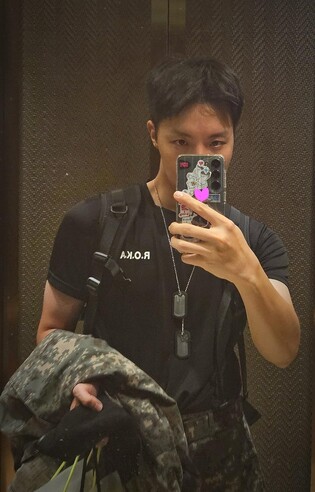 '말년 병장' 제이홉 "군생활 뿌듯하고 떳떳…어서 가을 오길"