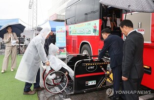 강릉시, 관광약자에 휠체어 무상대여…현대차와 휠셰어 협약