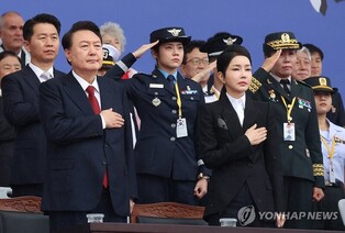 Yoon warns N. Korea will face end of regime if it attempts to use nuclear weapons