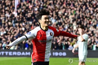 황인범, 페예노르트 데뷔골 폭발…트벤테 상대 2-1 승리 결승골(종합)