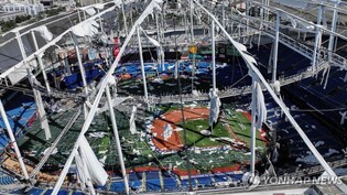 지붕 뜯긴 MLB 탬파베이 홈구장…"피해 파악에만 몇주 걸릴 것"