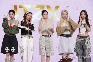 5인 완전체로 돌아온 있지 "신보 '골드'는 짜릿한 금맛"