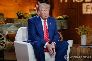 "트럼프, 아첨하면 고분고분해진다 …김정은·푸틴도 알아차려"