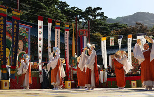 Buddhist ritual